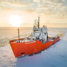 Small Group - Polar Explorer Icebreaker Cruise with Floating (Chinese/English)