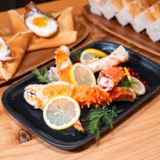 Fresh King Crab Meal experience in Tromsø