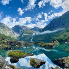 Bergen: Bondhus Glacier Lake in Folgefonna National Park